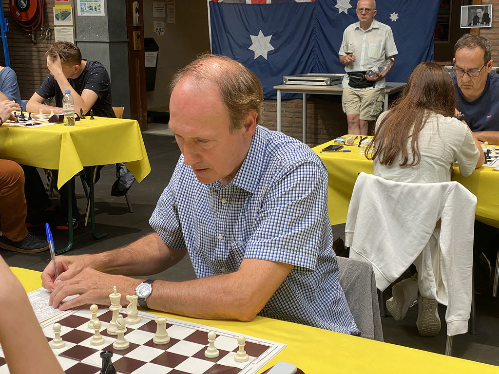 Vincent, concentré sur sa partie, lui